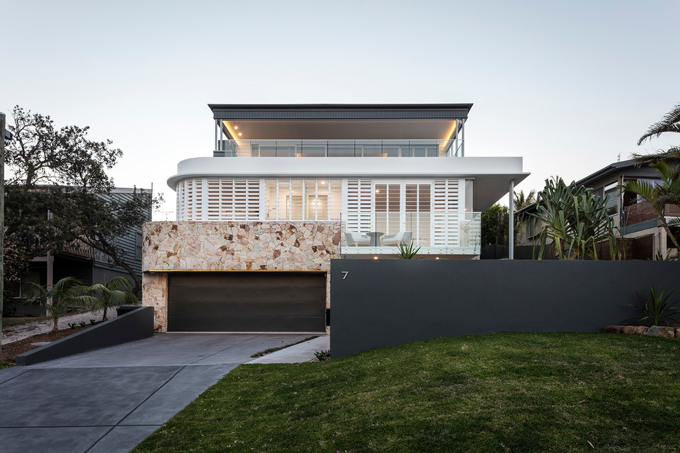 Sunshine Beach House - Craftsman - Exterior - Sunshine Coast - by Aboda ...