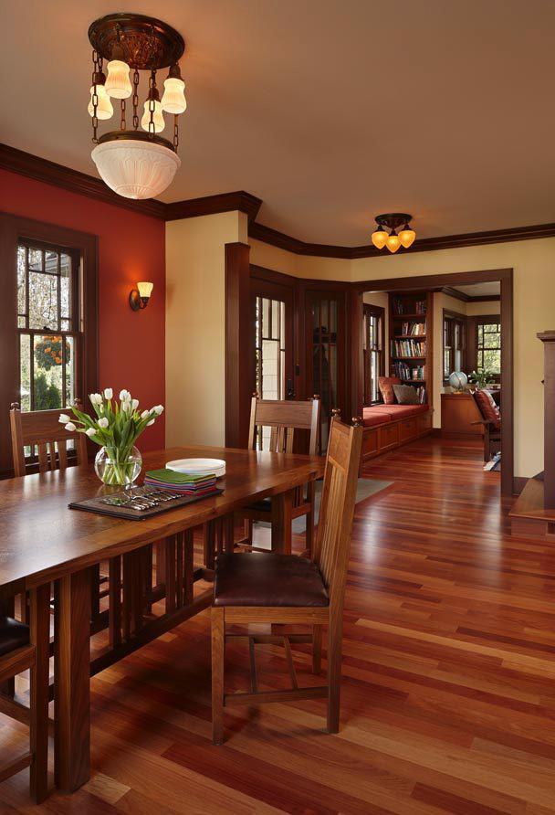 Design ideas for an arts and crafts dining room in Seattle.
