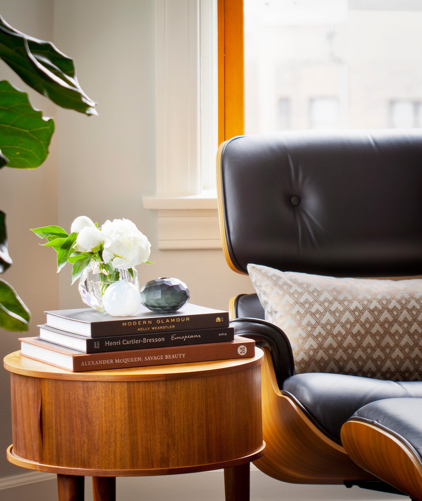 Home design - transitional home design idea in Chicago