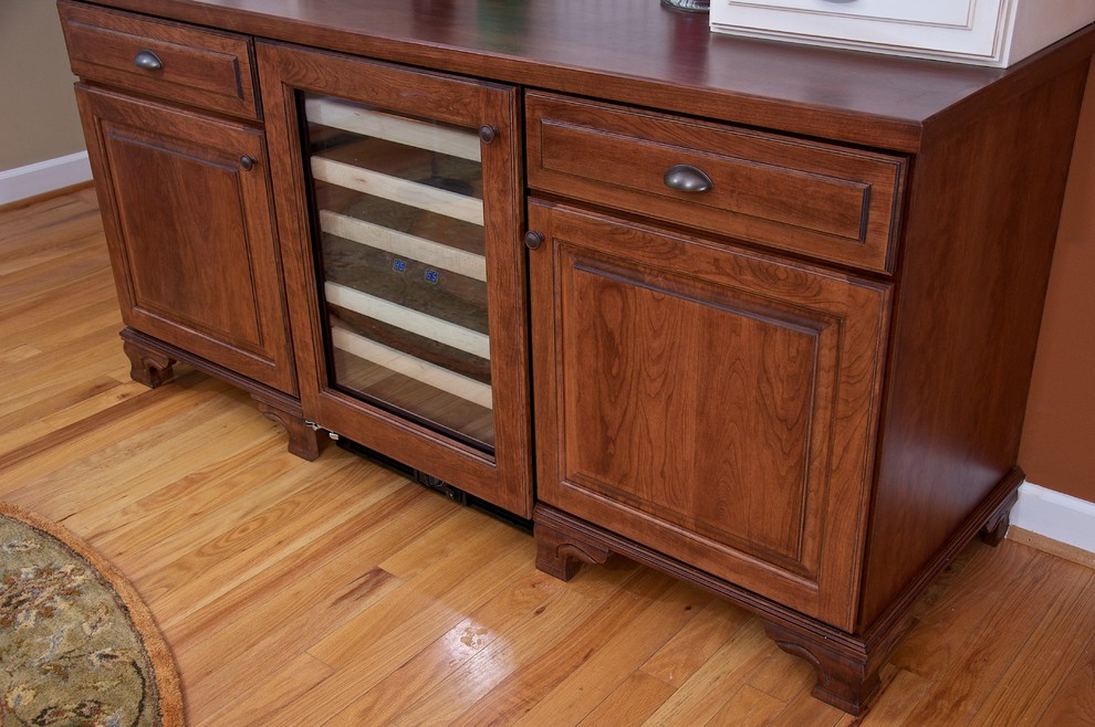 Williamburg Hutch Photos