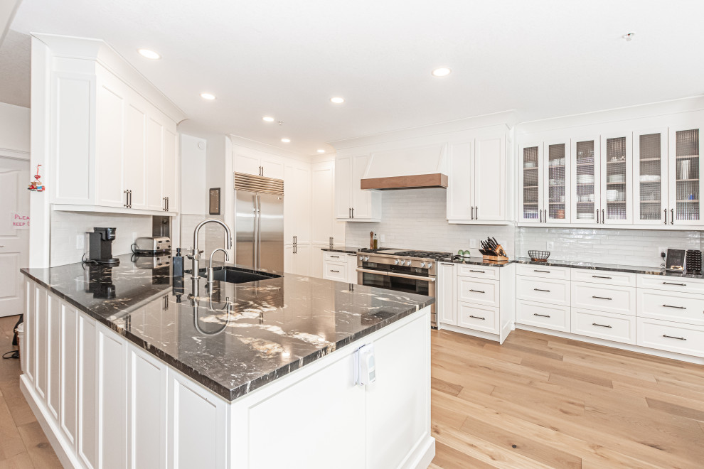 Transitional kitchen photo in Edmonton