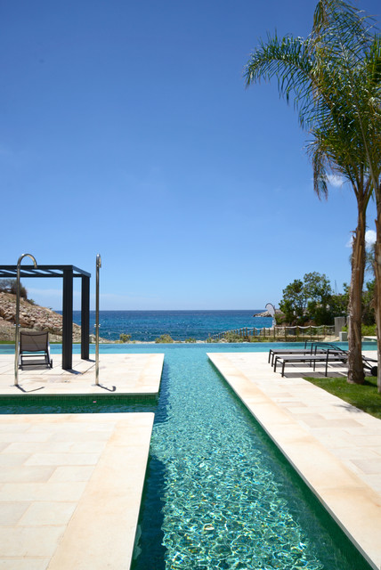Edificio Plurifamiliar en Cala Mayor contemporaneo-piscina