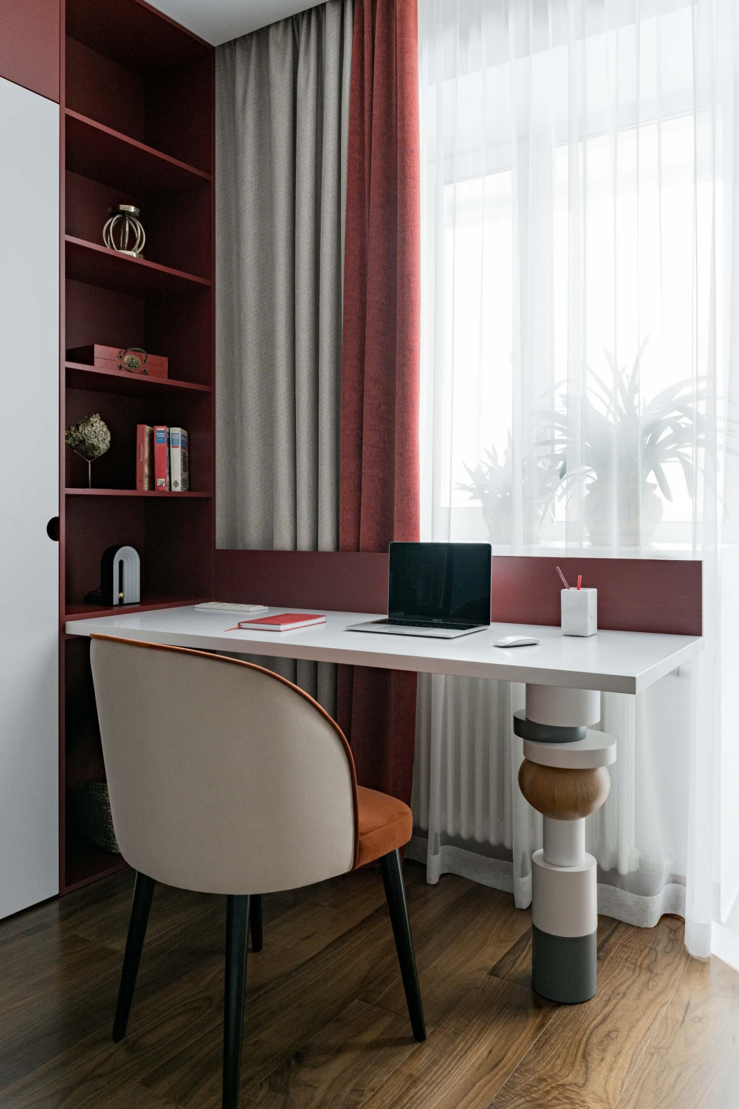 Стильная детская комната в ярких тонах