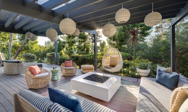 Woods Cove retro-terraza-y-balcon