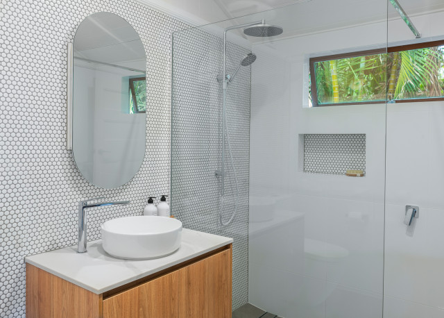 Master bathroom modern-bathroom