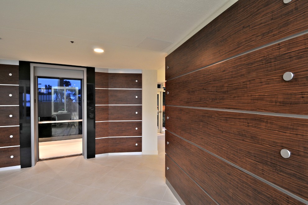 This is an example of a contemporary hallway in Tampa.