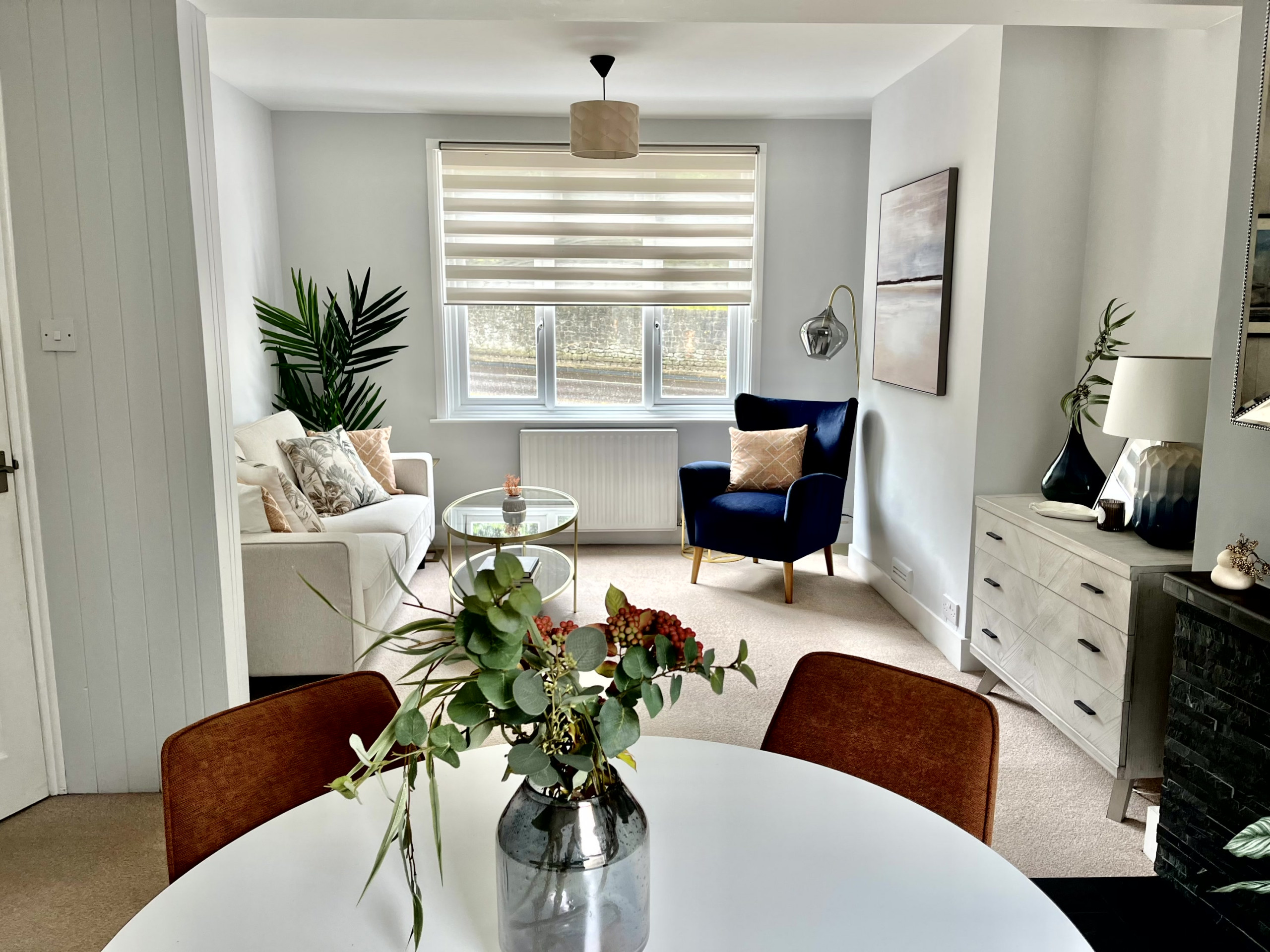 Minimalist living room photo in Kent