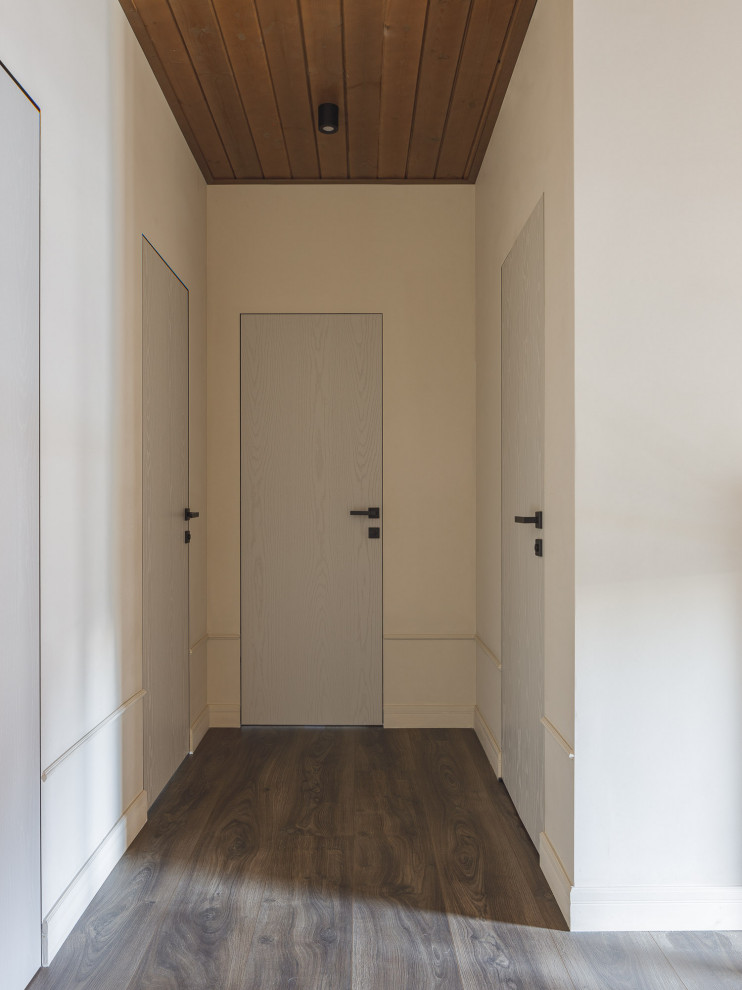 Кухня-гостиная с камином в коттедже Малая Царевщина