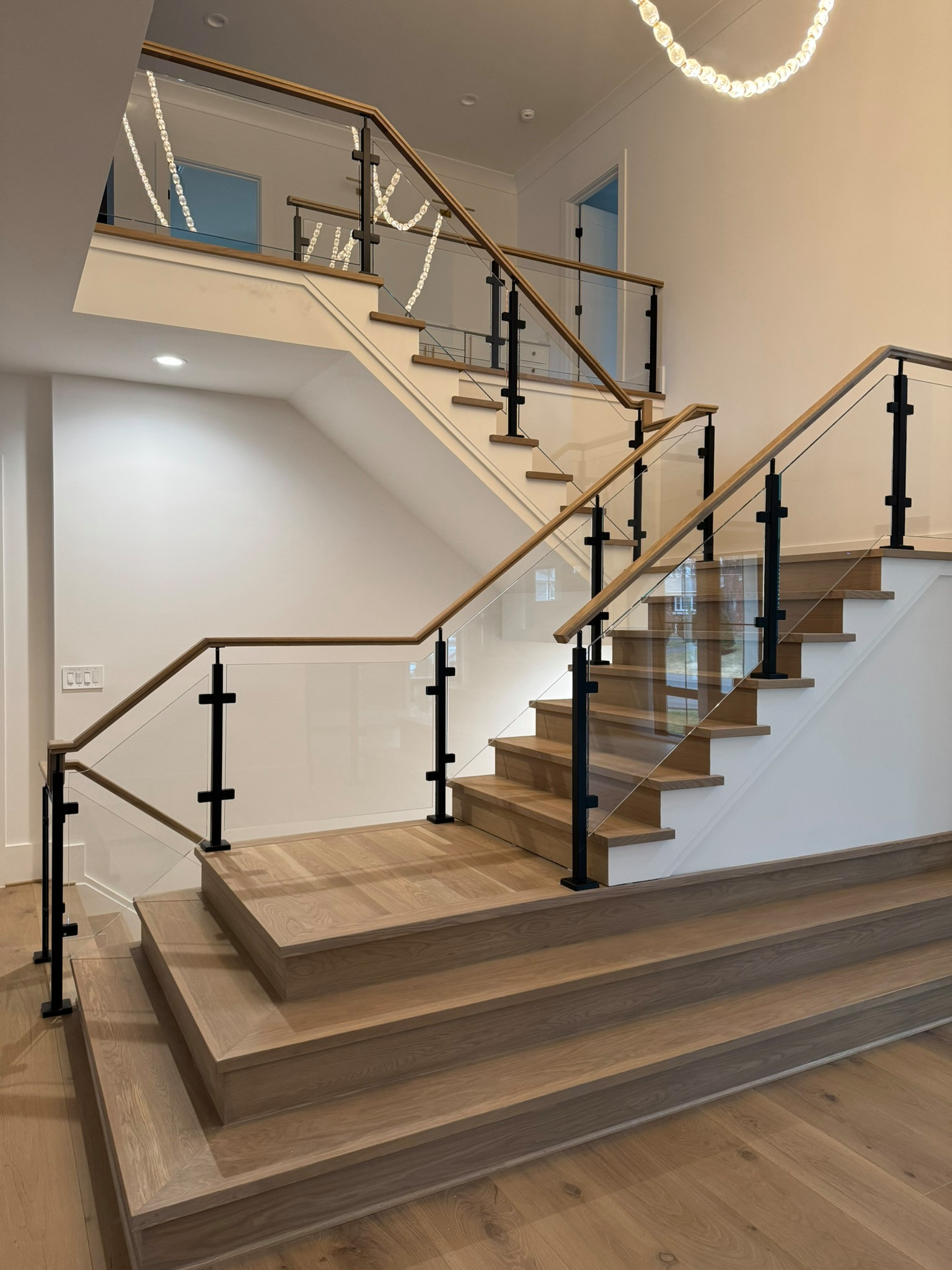 134_Modern White Oak Stair with Glass Balustrade, Vienna, VA 22180