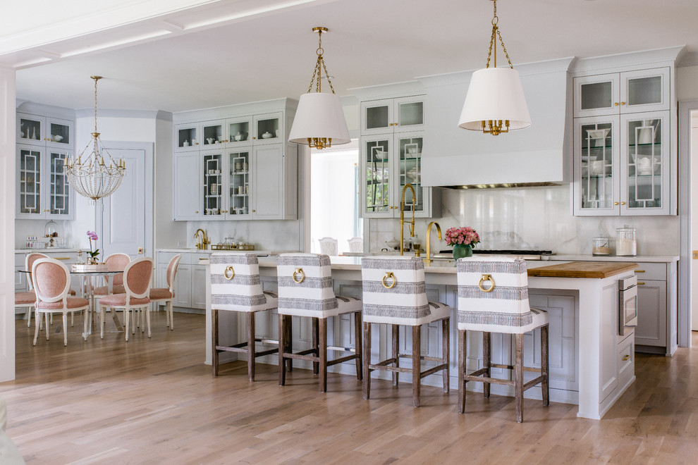 Transitional kitchen photo in Dallas