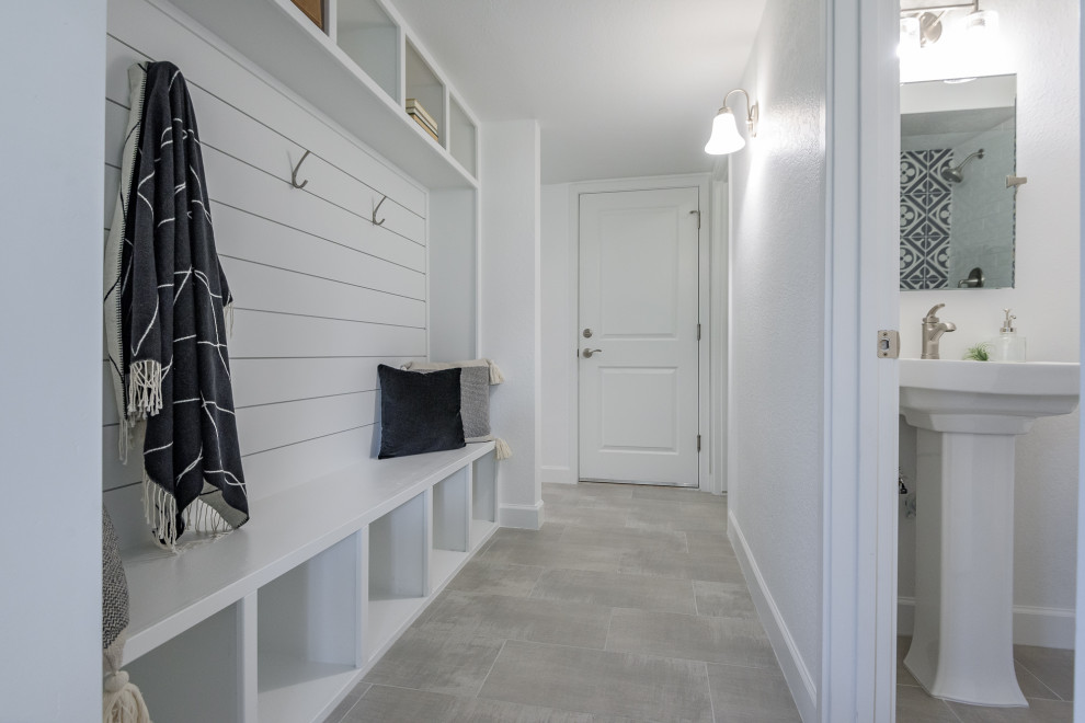 Inspiration for a transitional home design remodel in Phoenix