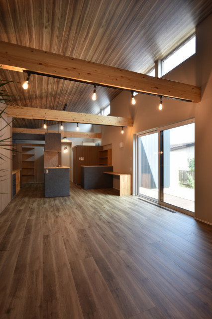 平屋SUN-house industrial-wohnbereich