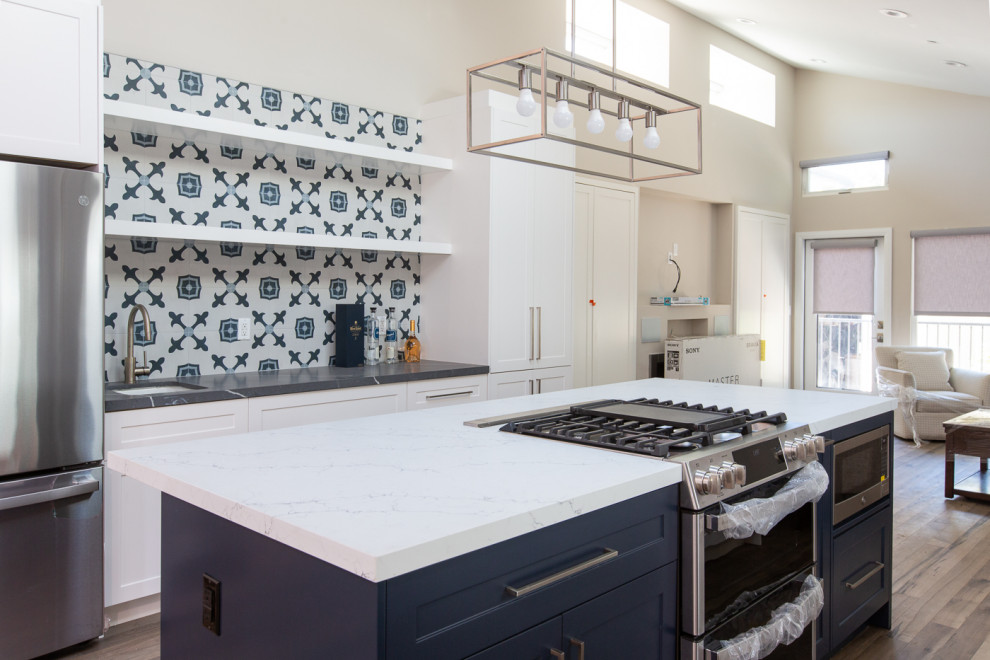 Kitchen - transitional kitchen idea