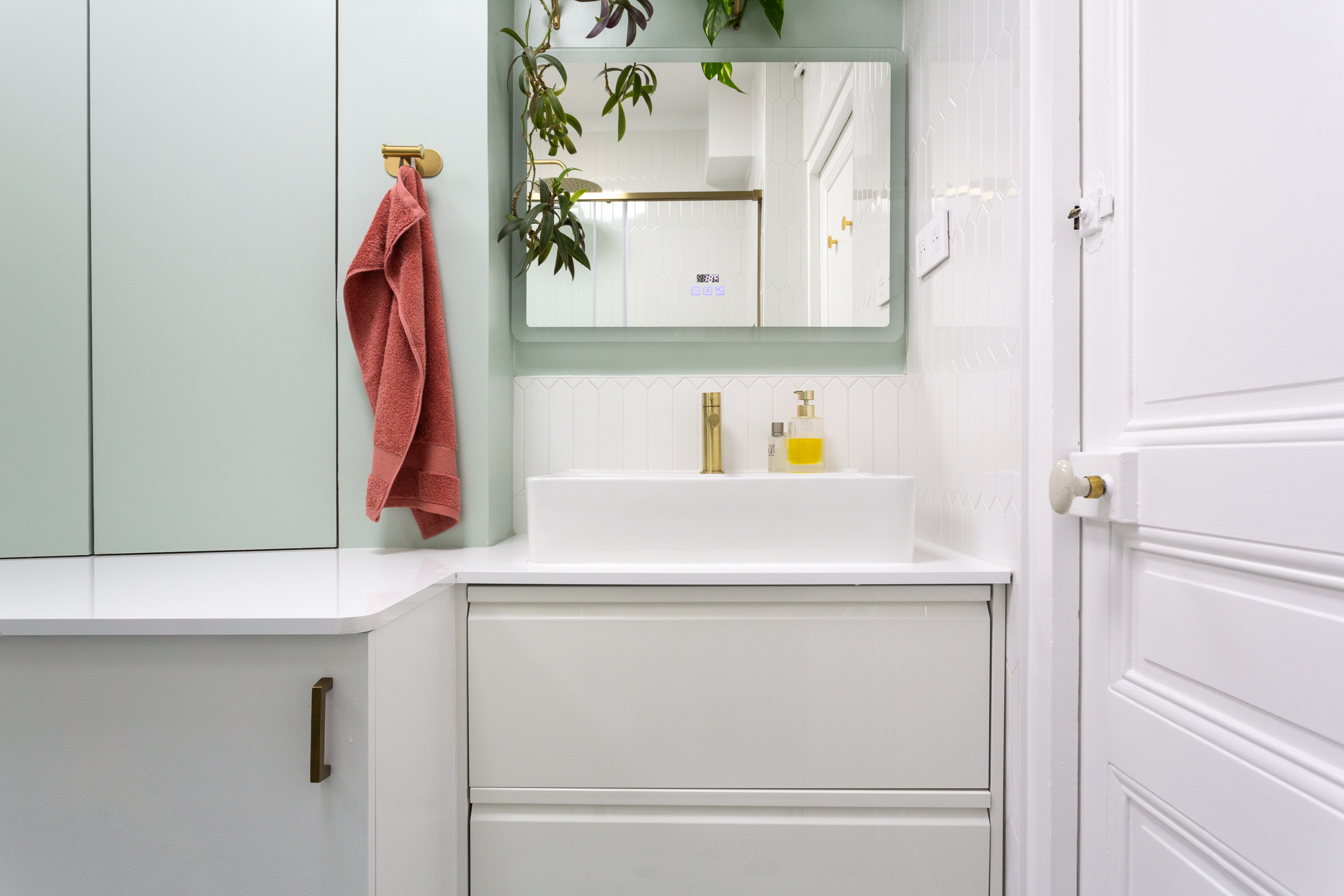 salle de bain zen et fonctionnelle
