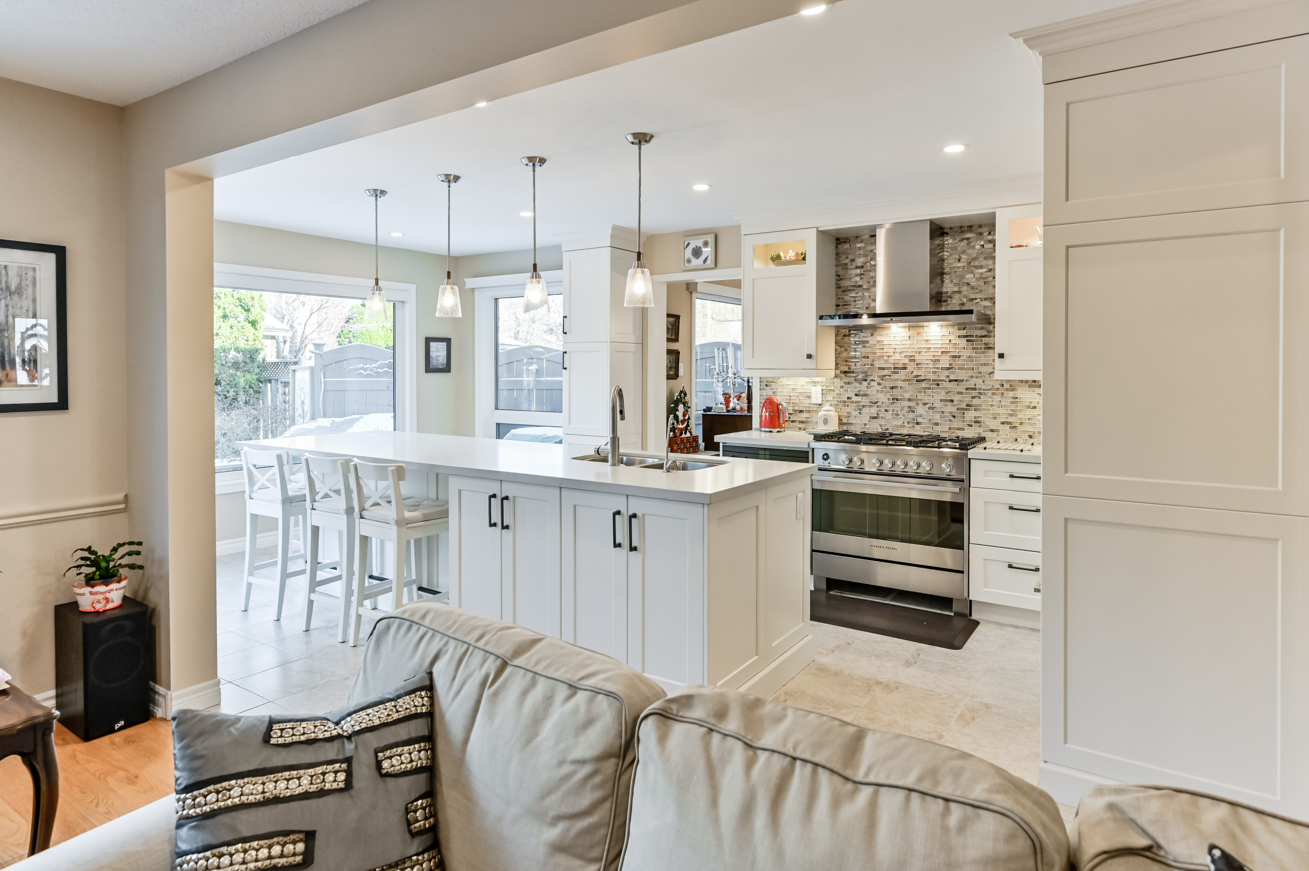 Oakville transitional kitchen