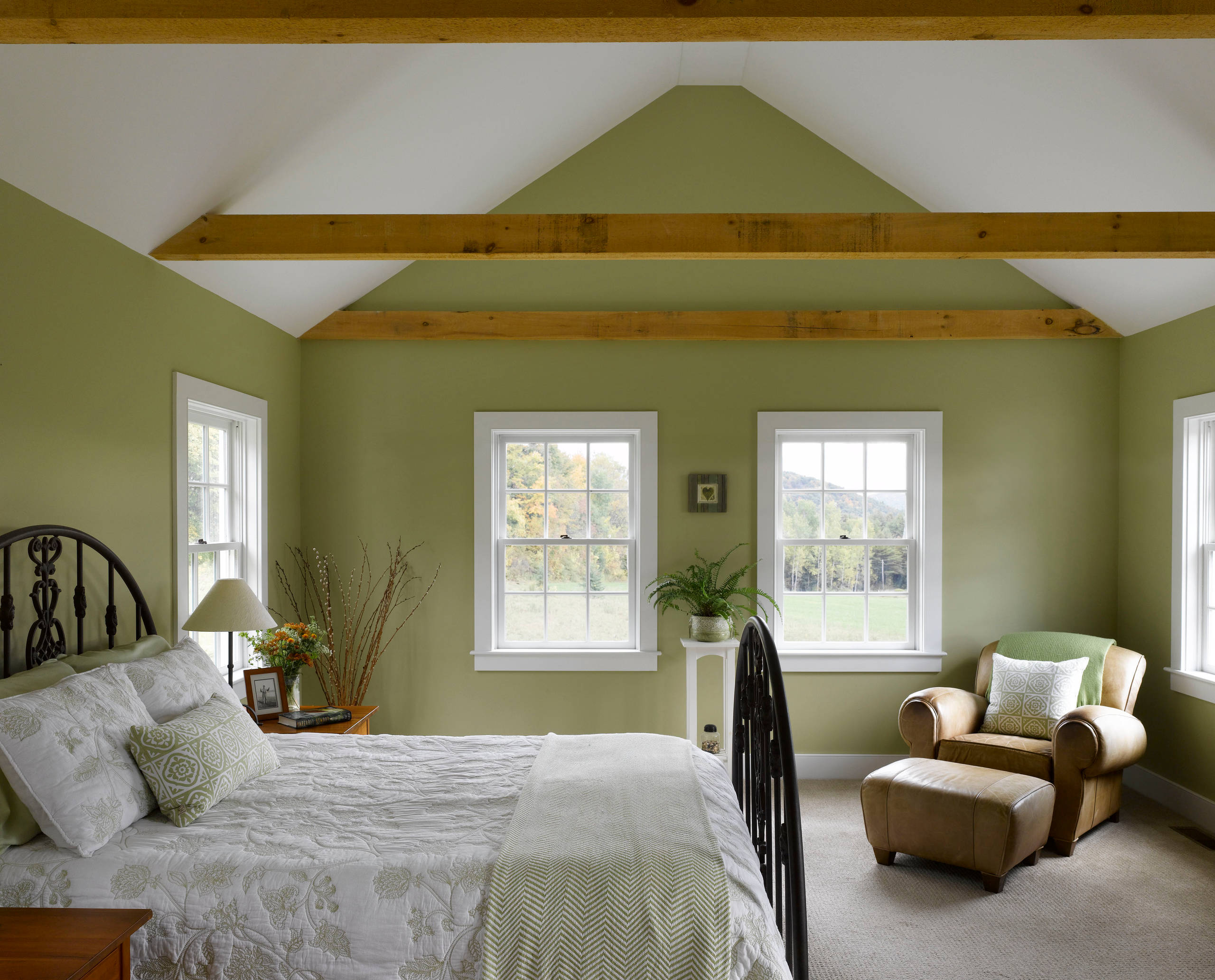 Dreaming in Color: 8 Gorgeously Green Bedrooms, image size:2560x2066