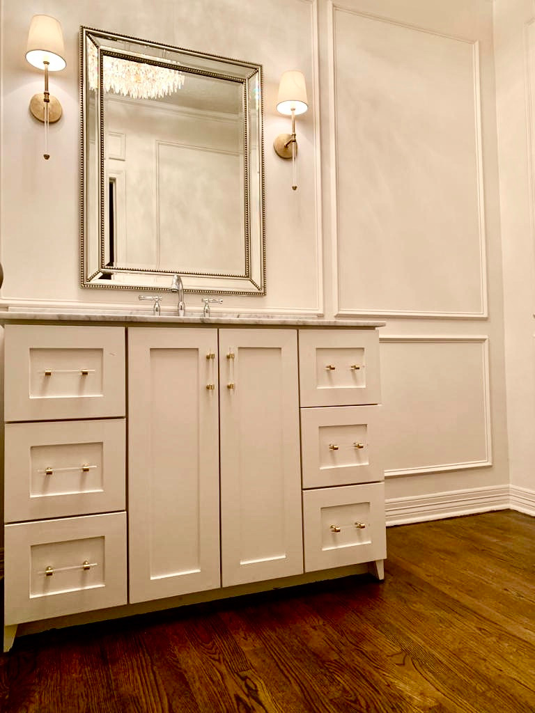 1927 Classic, open kitchen and white shades