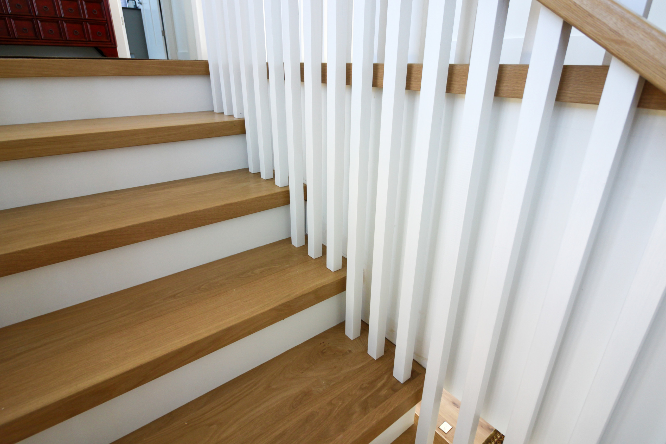 91_U-Shaped Floating Staircase Surrounded by Bucolic Mountain Views, Winchester,