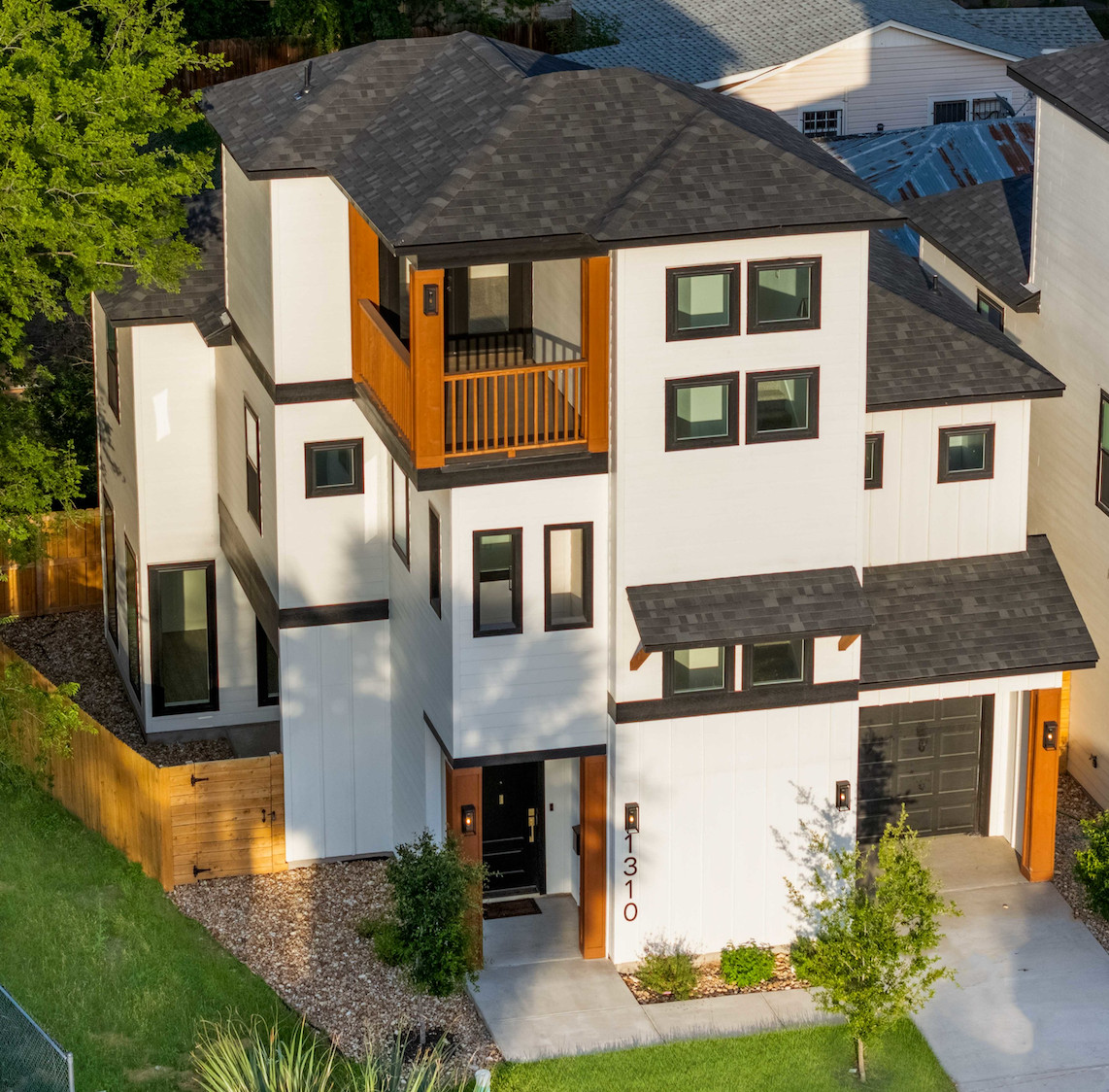 1310 S Mesquite