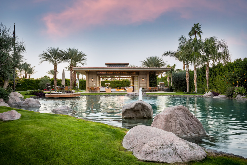 Home design - transitional home design idea in Los Angeles
