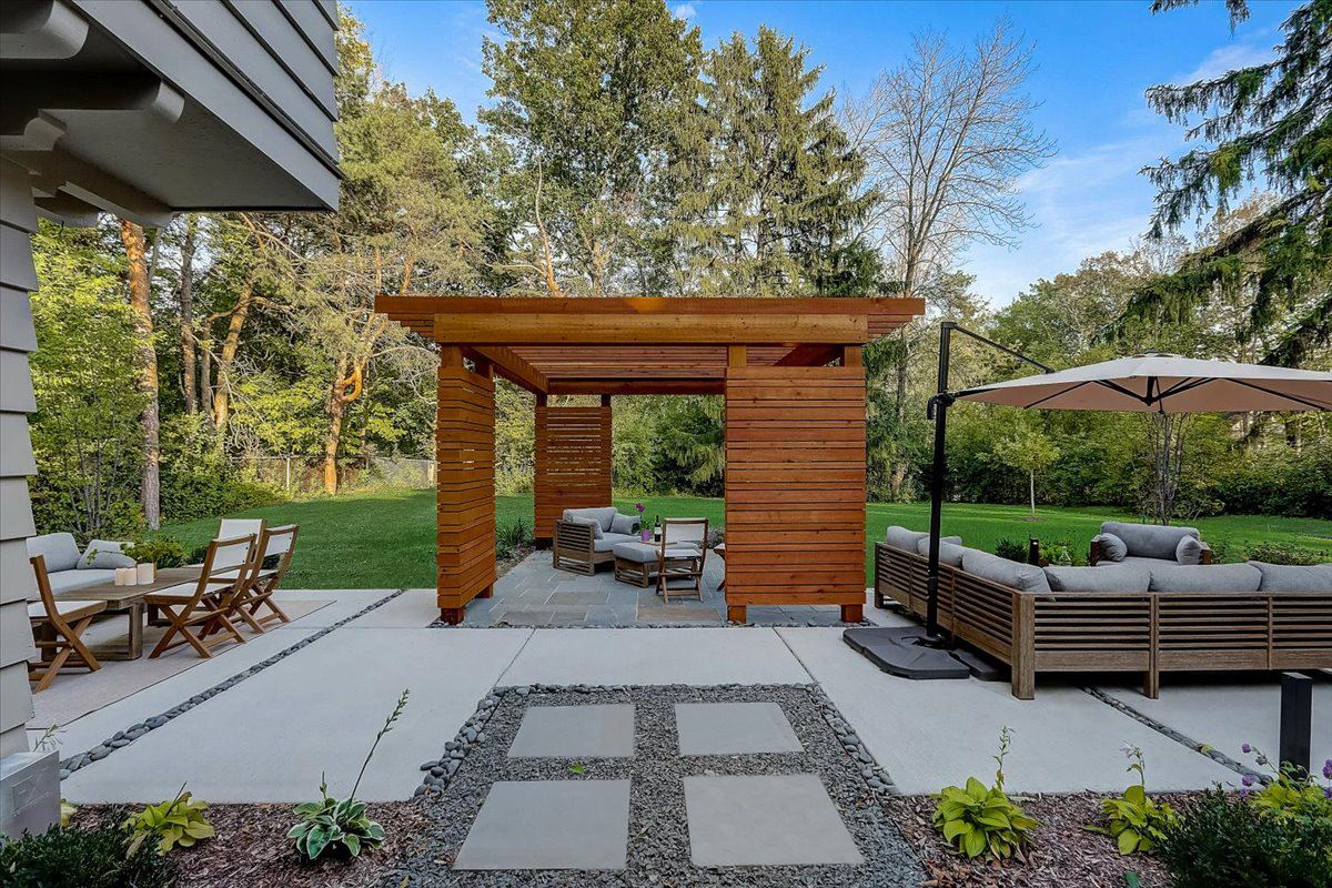 Modern Pergola + Patio - Fox Point, WI