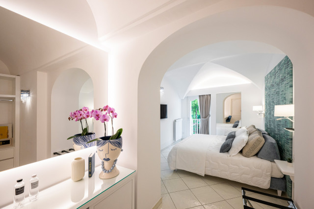 La Divina Praiano - Camera da Letto mediterranean-bedroom