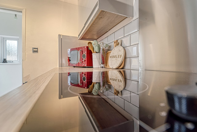 Serviced Accommodation - Worcester kitchen