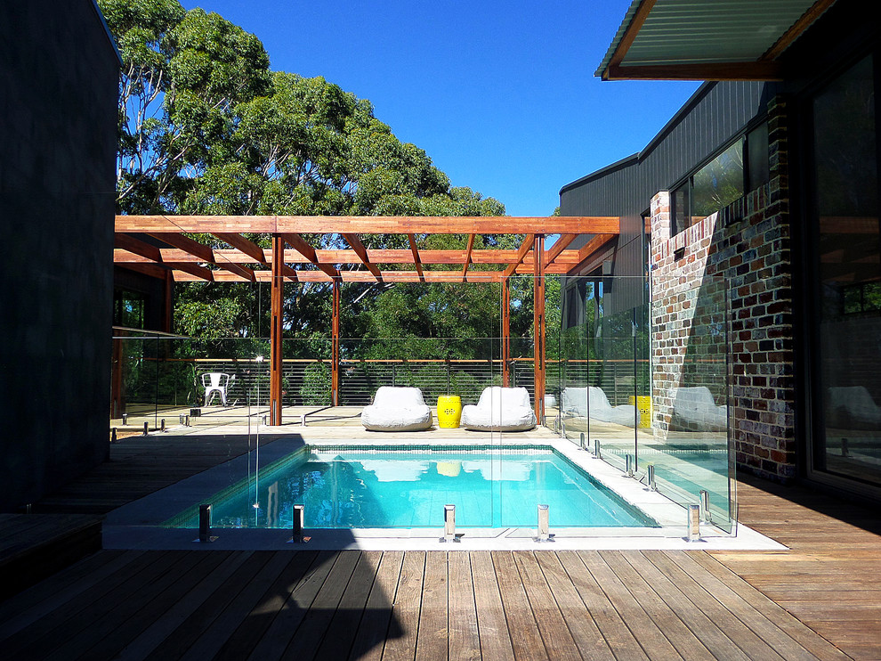 Inspiration for a modern pool in Wollongong.