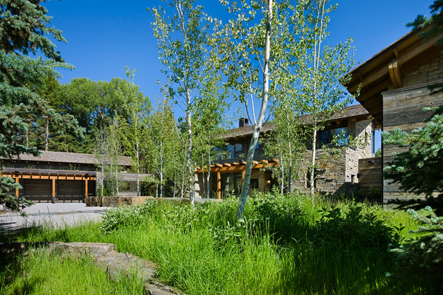 John Dodge Compound rustik-traedgaard