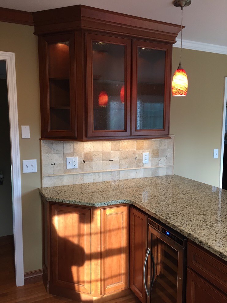 Transitional home design photo in New York