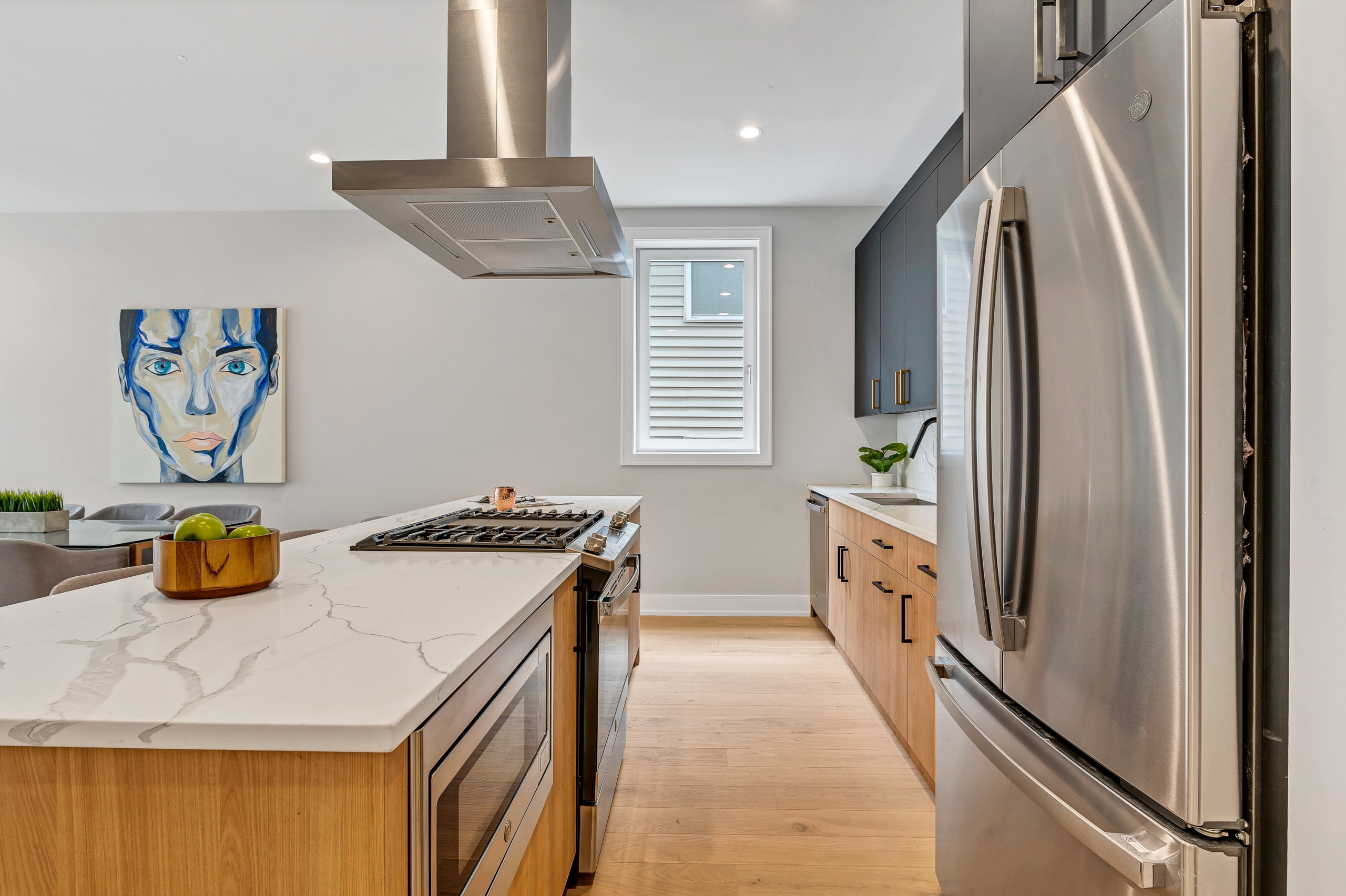 2341 w adams - unit 1e_008.jpg