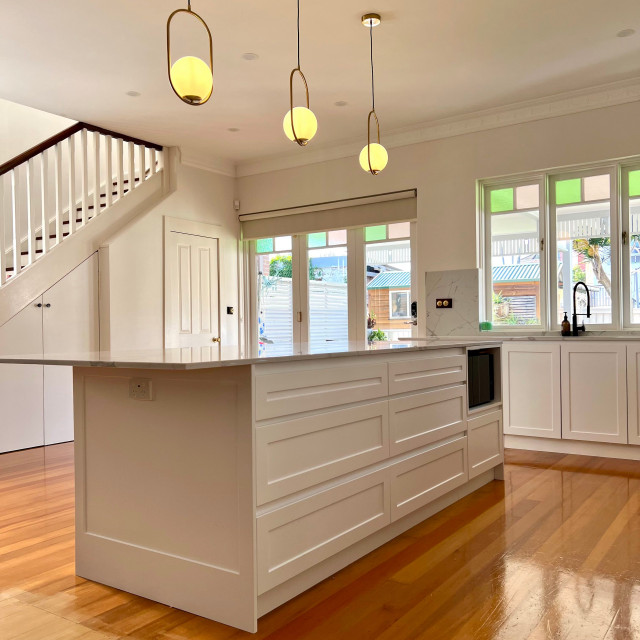 Modern White Shaker Kitchen Hampton Kitchen Sydney by Revamper