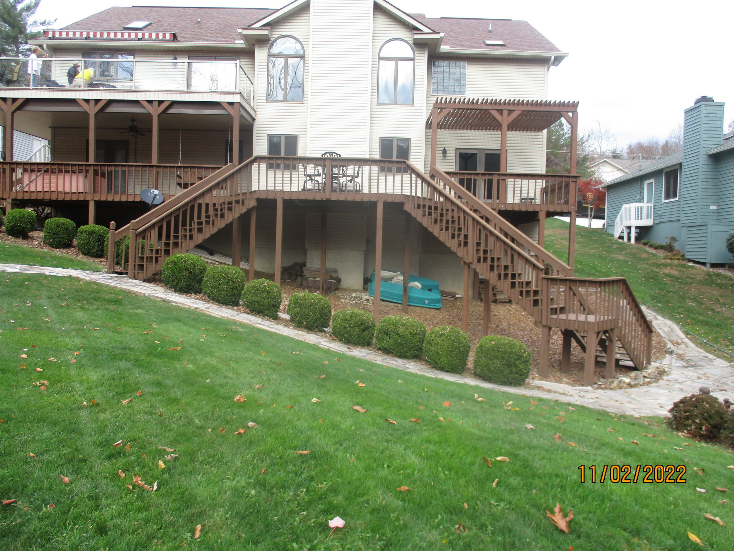 116 Motthaven Drive - Timber Frame Deck Addition