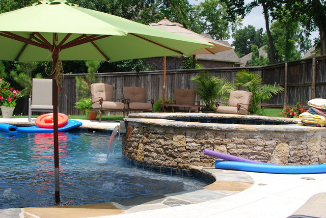 Pools & Spas tropicale-piscina