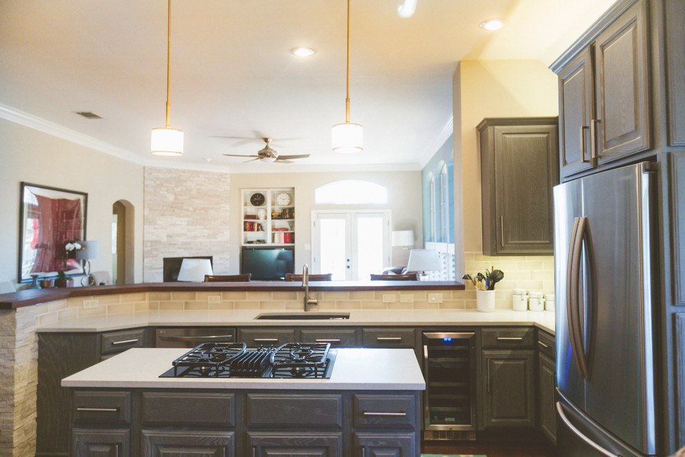 Transitional kitchen photo in Austin