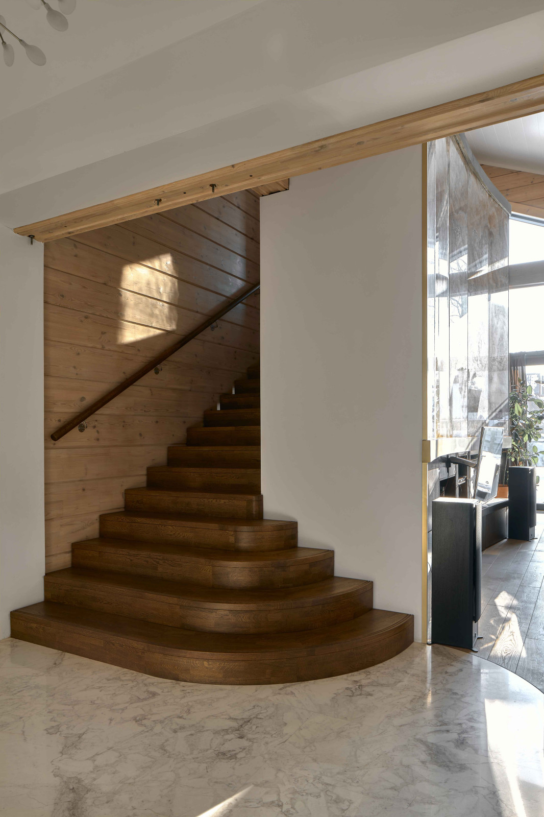 Лестница в прихожей