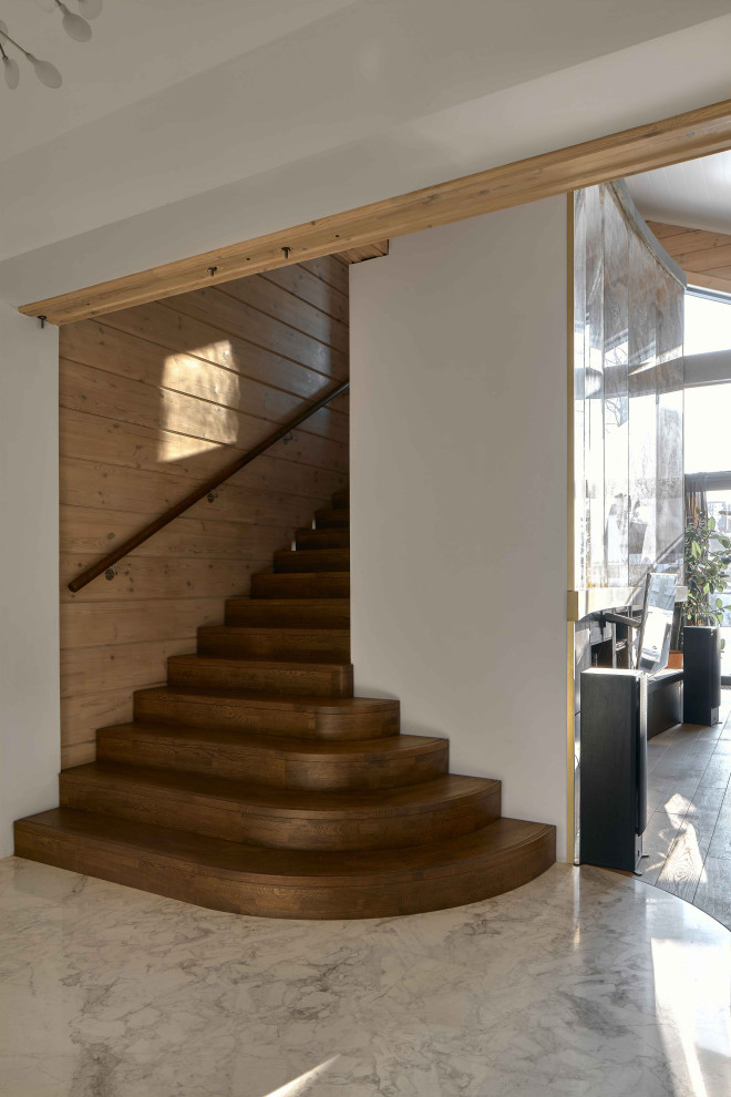 Лестница в прихожей