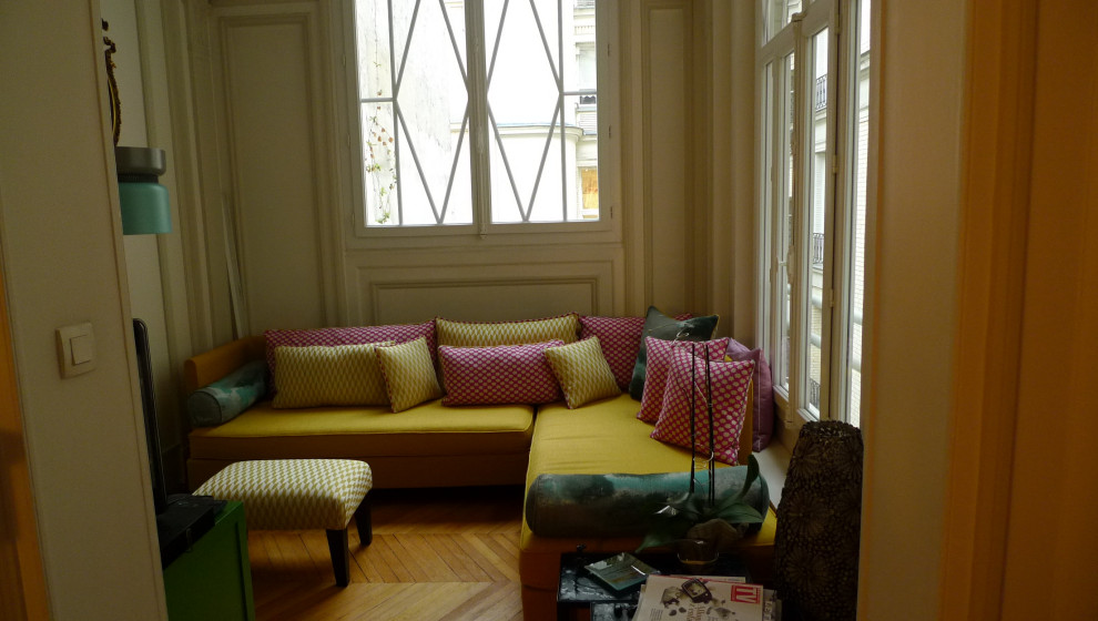 Design ideas for a classic living room in Paris.