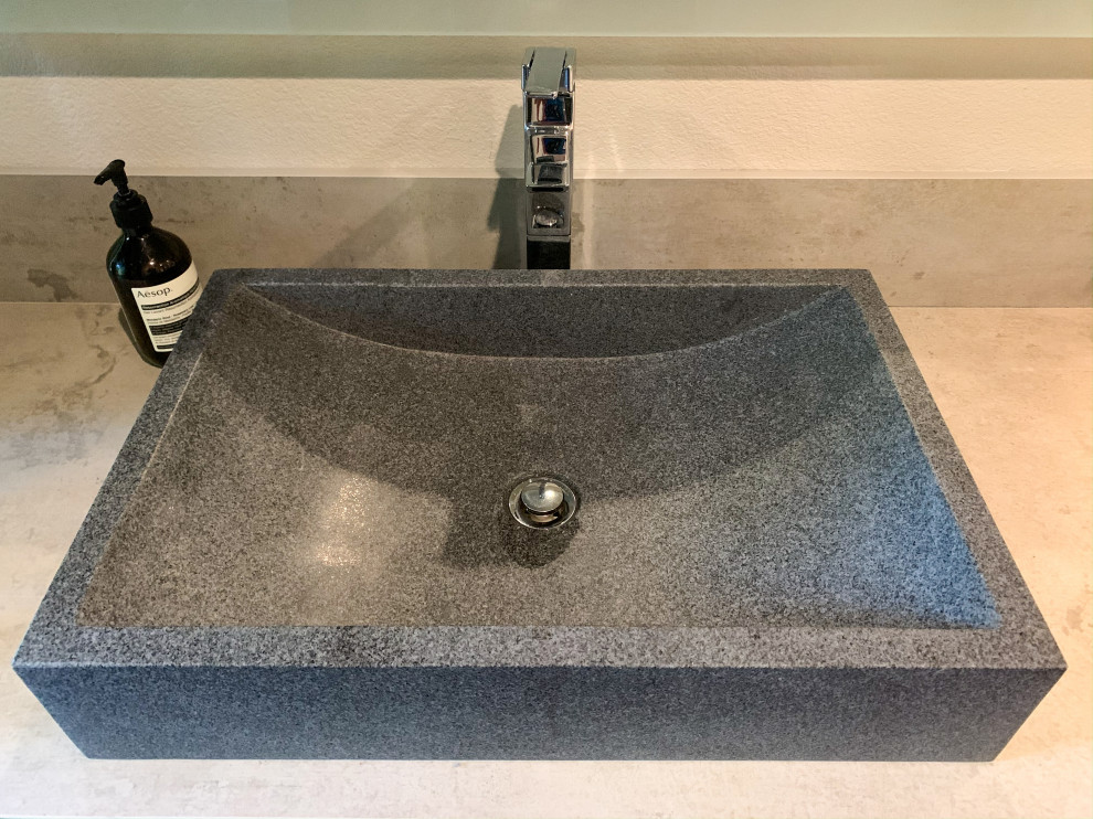 Contemporary Treehouse Guest Bathroom 2