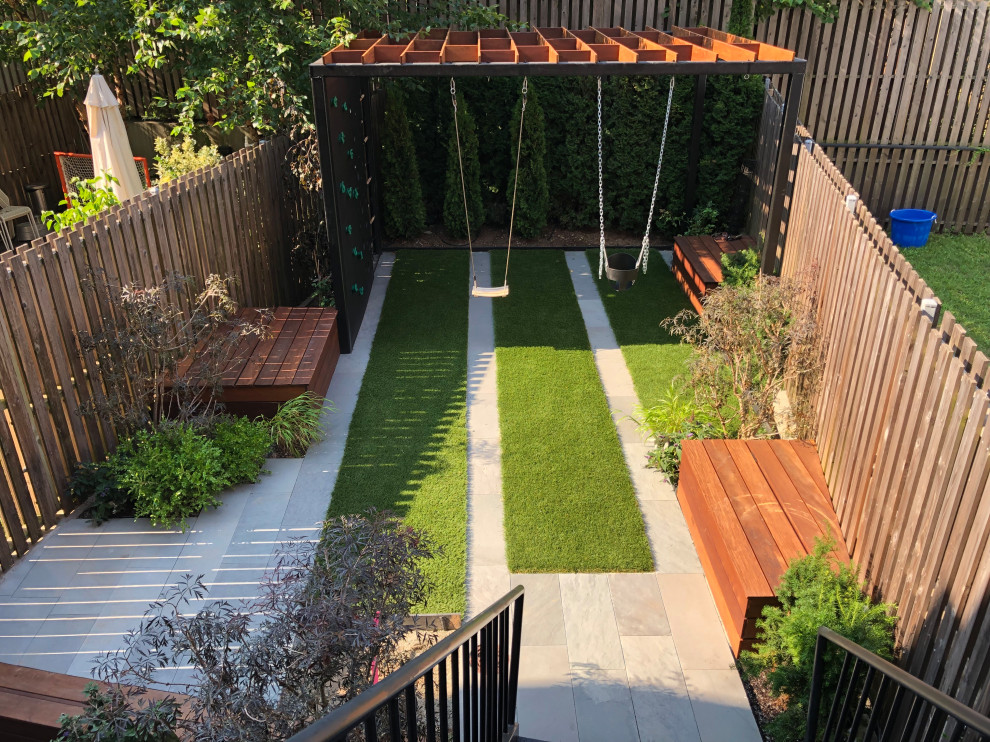 Inspiration for a modern home design remodel in New York