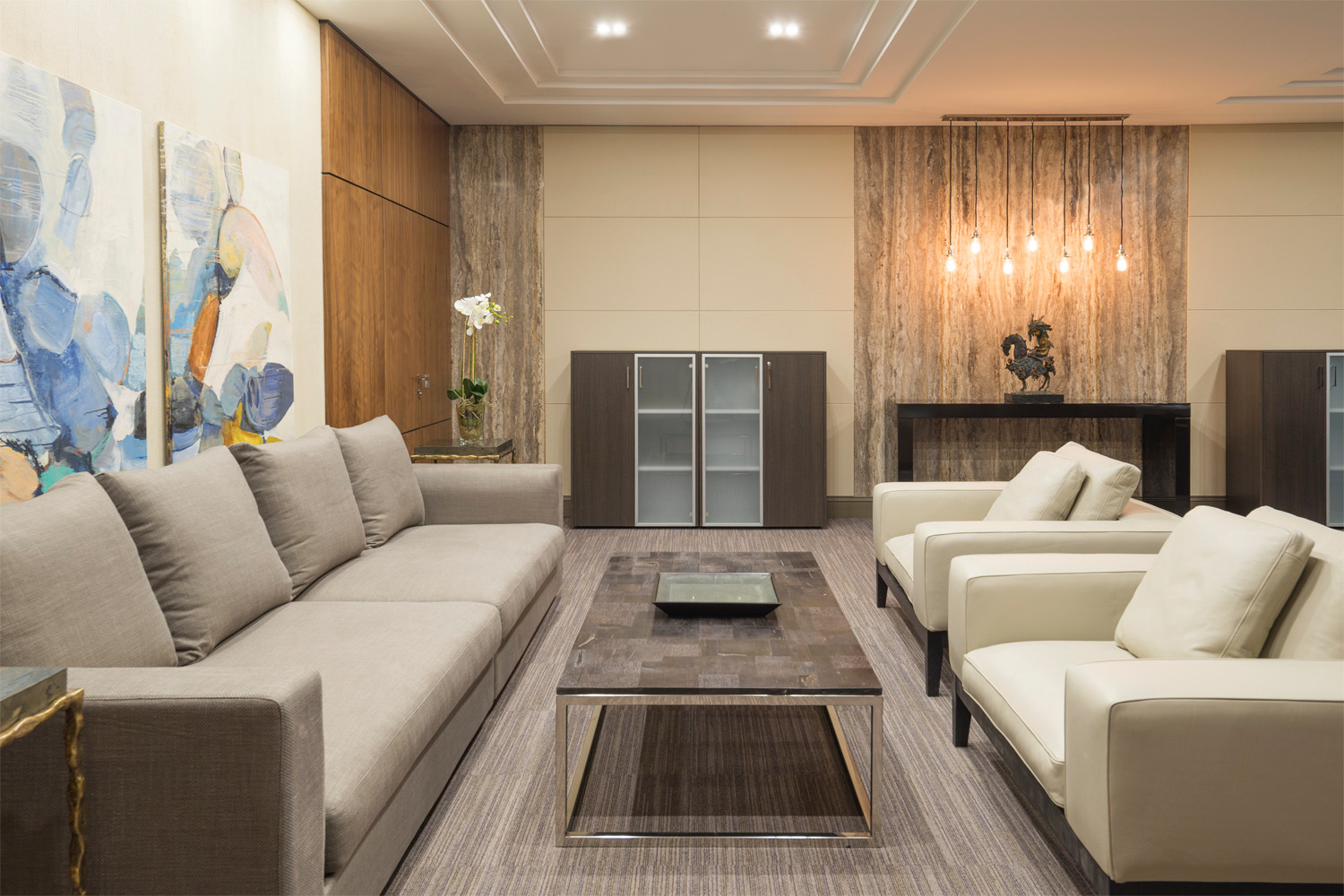 Кабинет руководителя банка 72 м2