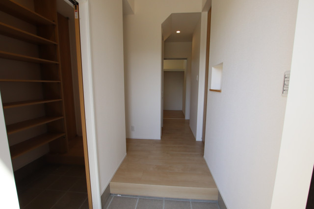 コスパも見た目も良い1.5階建て giapponese-moderno-ingresso