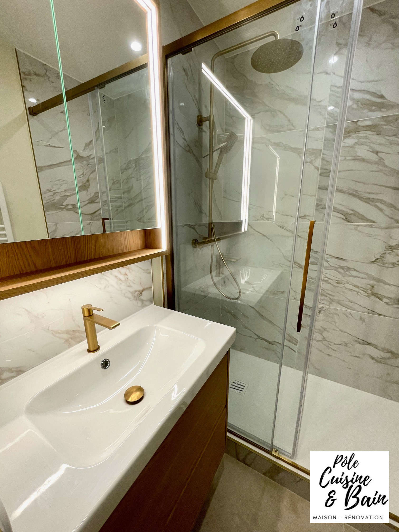 Salle de douche: rénovation totale après dégât des eaux