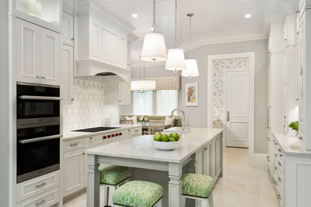 Magical Makeover - Grey Oaks mediterran-kueche