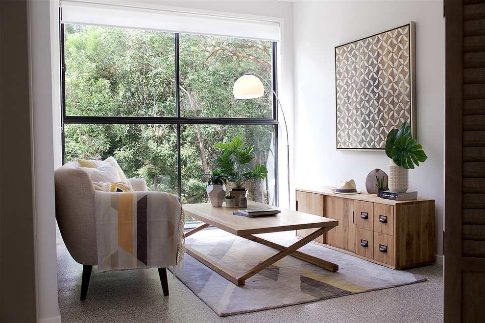 Inspiration for a mid-sized eclectic attached granny flat in Brisbane.
