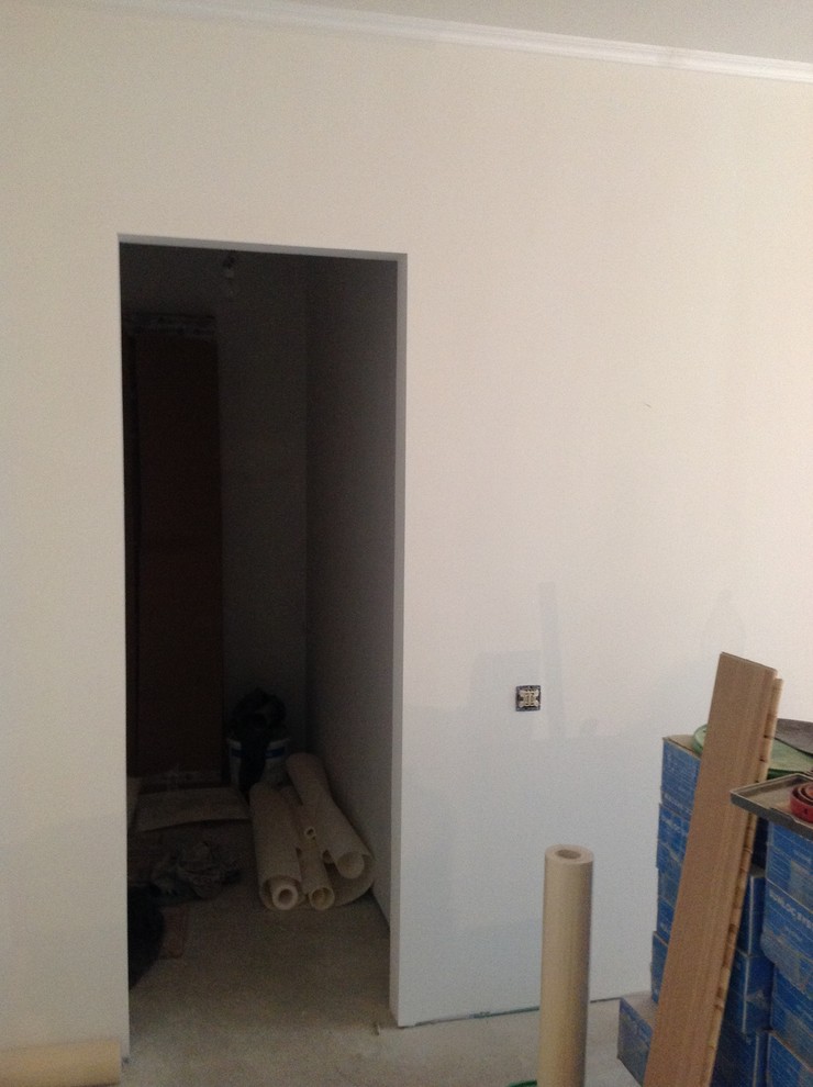 м. Молодежная