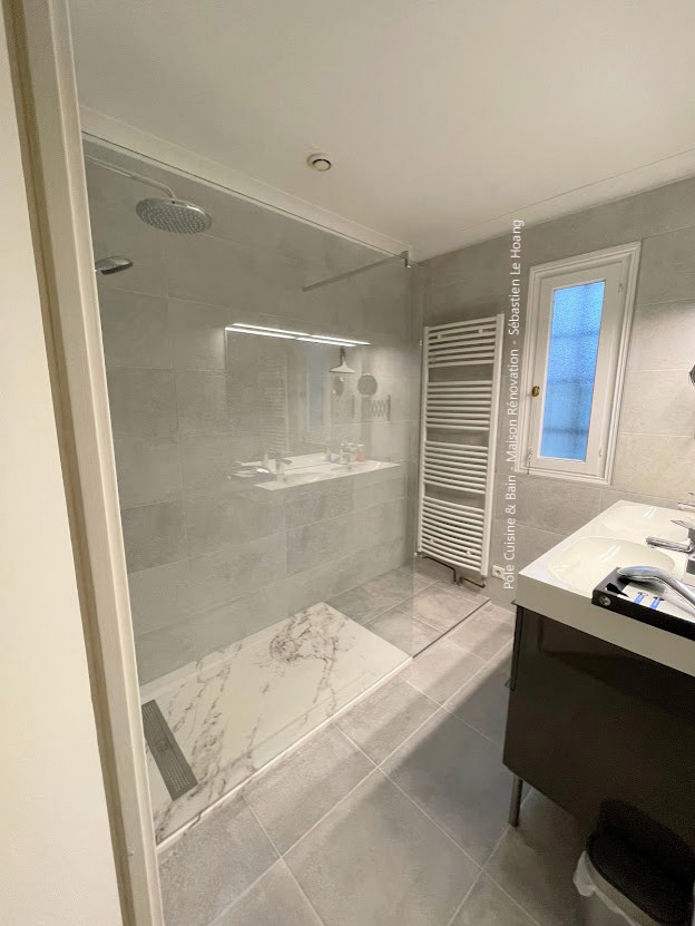 SALLE D'EAU: Remplacement d'une cabine par un receveur de douche extra-plat