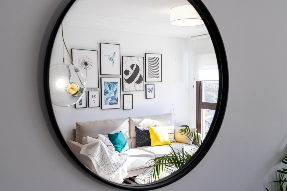 Ispirazione per un soggiorno minimal di medie dimensioni e chiuso con pareti bianche, pavimento con piastrelle in ceramica, pavimento grigio e carta da parati