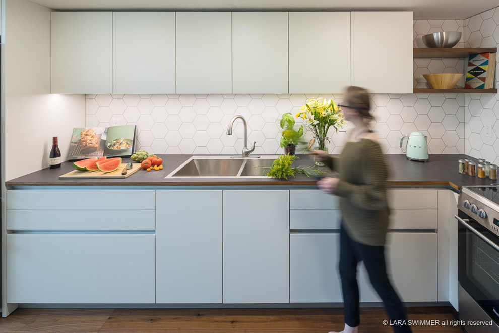 Inspiration for a midcentury kitchen in Seattle.