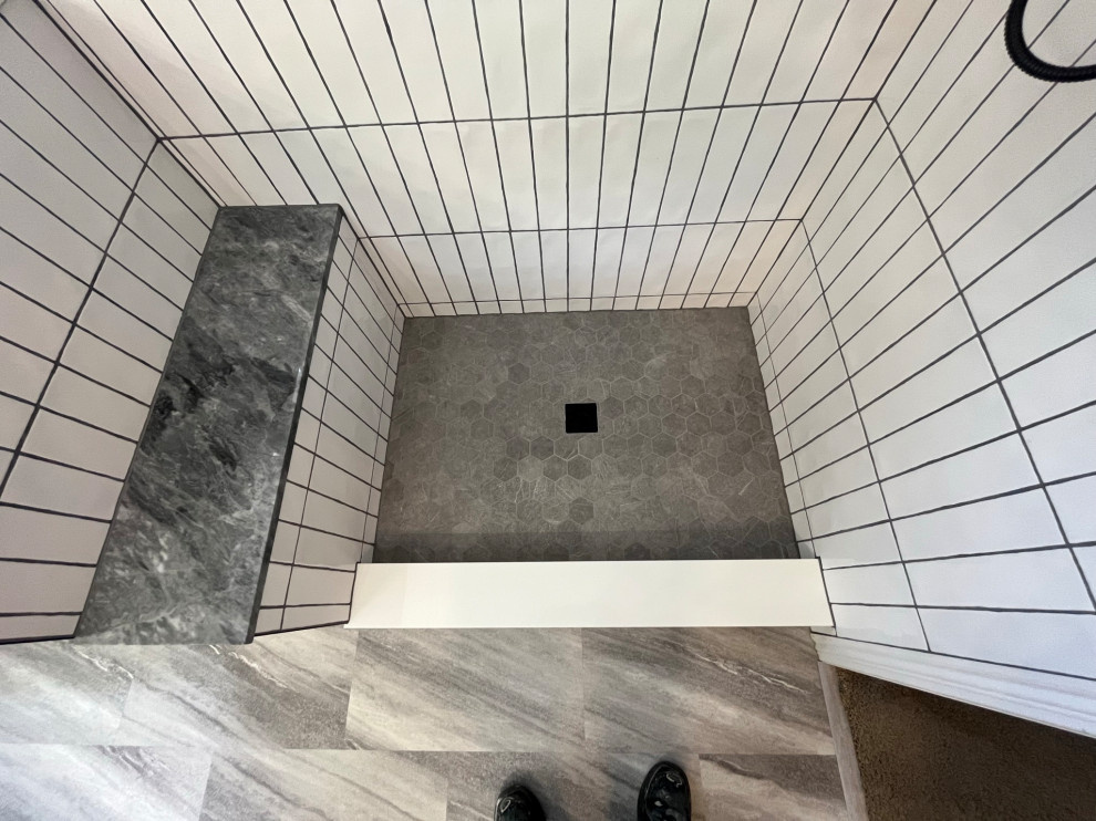 Vertically stacked tile
